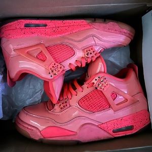 Jordan 4 hot punch